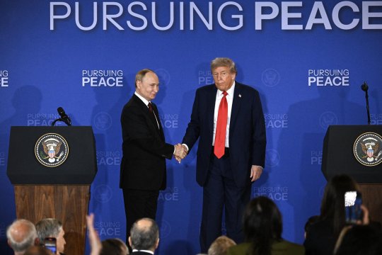 Anunțul lui Trump după discuția cu Putin. Cei doi au convenit că războiul se va încheia cu un schimb de teritorii