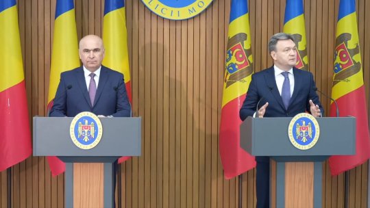 Ilie Bolojan, primit cu onoruri militare la Chișinău. Ce discuții a avut premierul cu omologul său, Dorin Recean