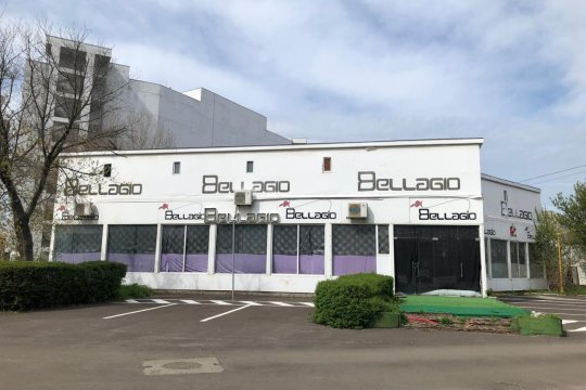 BREAKING NEWS | Fostul club Bellagio din Mamaia arde din temelii. Pompierii se luptă cu flăcările