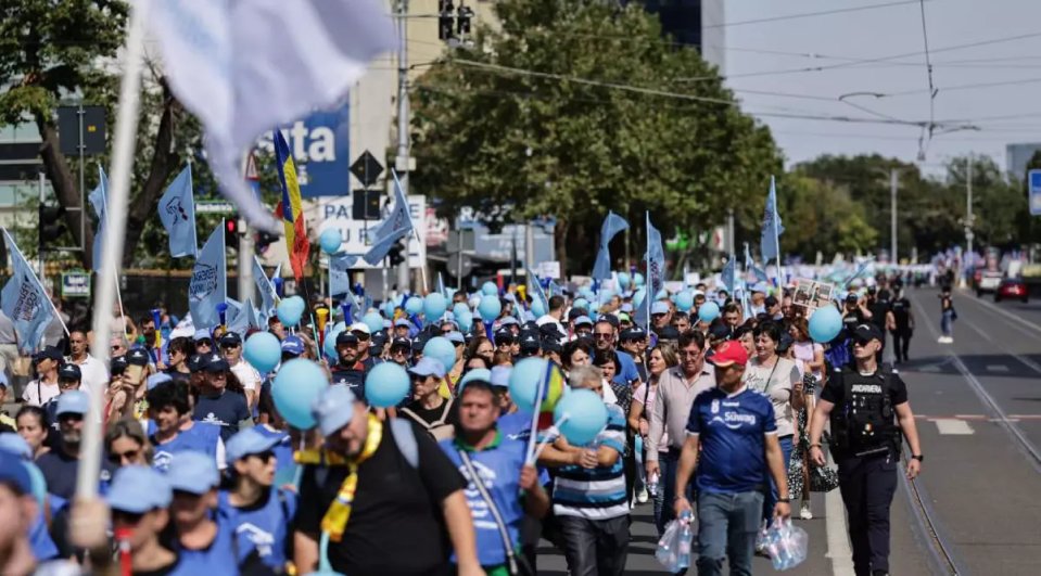 Grup de protestatari, 15 septembrie 2025