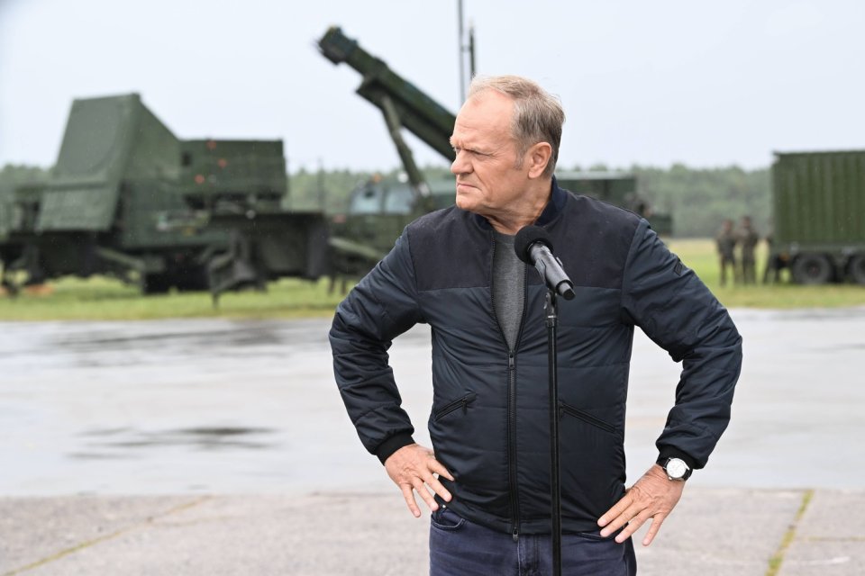 Donald Tusk, în vizită la Zona Centrală de Antrenament al Forțelor Aeriene din Ustka, 16 septembrie 2025