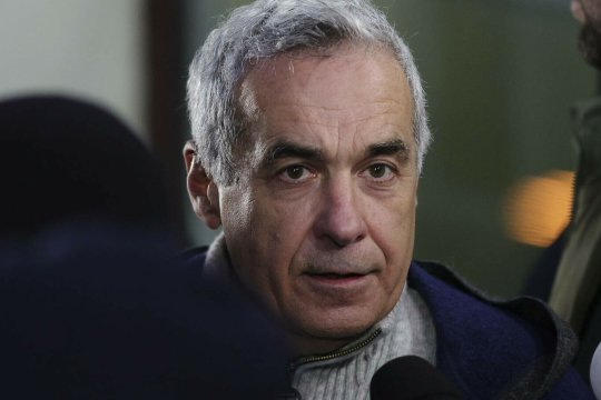 Bodyguarzi, mașină cu șofer și vacanțe în străinătate. Cum trăiește Călin Georgescu în timp ce declară venituri aproape inexistente
