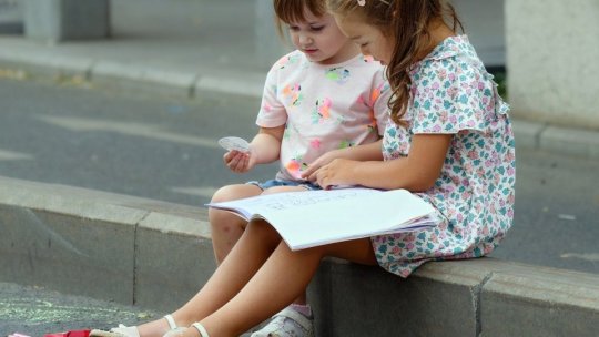 Când vor ajunge banii din alocații și indemnizația pentru mame, în luna octombrie 2025