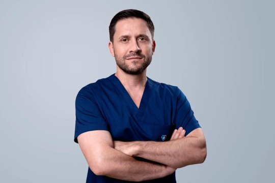 Succes spectaculos: fibrom gigant operat ca o naștere de dr. Gică Gheorghe, de la MedLife