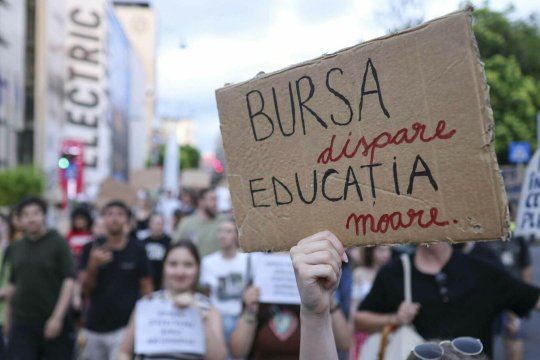 Studenții ies în stradă luni, la deschiderea anului universitar: proteste naționale împotriva măsurilor Guvernului