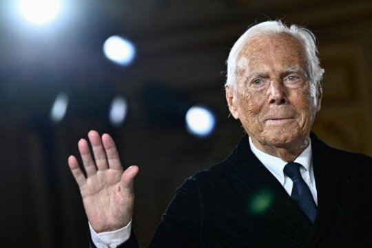 Imperiul lui Giorgio Armani, pus la încercare după moartea fondatorului. Cine va prelua controlul companiei de lux