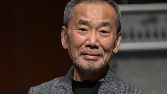Personalitatea zilei 12 ianuarie | Haruki Murakami, scriitorul care a transformat singurătatea și straniul în literatură universală