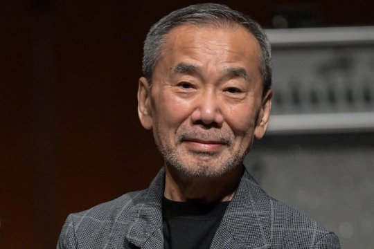 Personalitatea zilei 12 ianuarie | Haruki Murakami, scriitorul care a transformat singurătatea și straniul în literatură universală