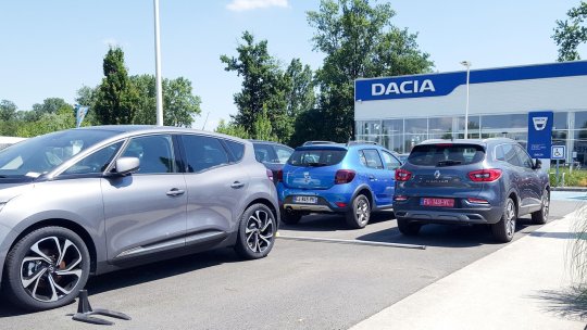 Opt companii, printre care și Dacia, au fost amendate cu zeci de milioane de euro pentru înțelegeri anticoncurențiale privind angajările
