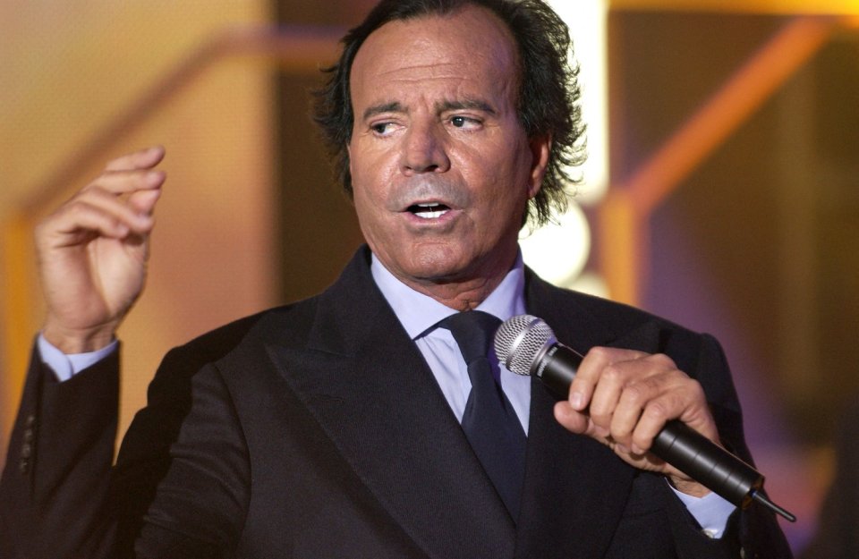 Julio Iglesias, vizat de acuzații grave formulate de două foste angajate