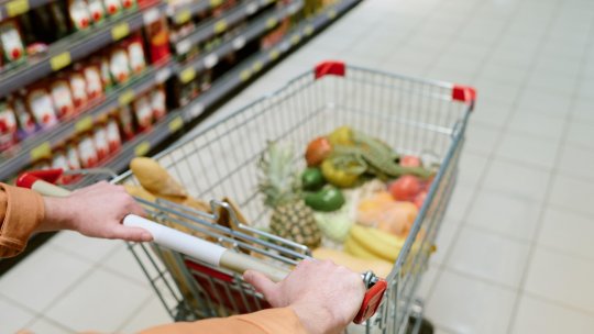 Rata inflație a fost 9,7% în decembrie 2025. Energia electrică s-a scumpit cel mai mult. Prețurile au scăzut la unele alimente de bază