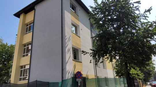 Tavanul unei săli de clasă s-a prăbușit peste elevi, la un liceu din Botoșani recent reabilitat prin PNRR. Ce spune primarul despre cauze