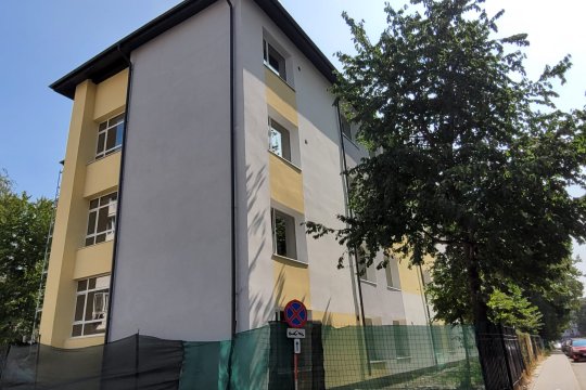 Tavanul unei săli de clasă s-a prăbușit peste elevi, la un liceu din Botoșani recent reabilitat prin PNRR. Ce spune primarul despre cauze