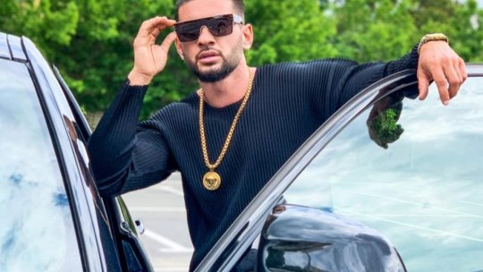 UPDATE | Vloggerul Dorian Popa, judecat pentru că a condus drogat, a mers la Curtea de Apel București înconjurat de bodyguarzi