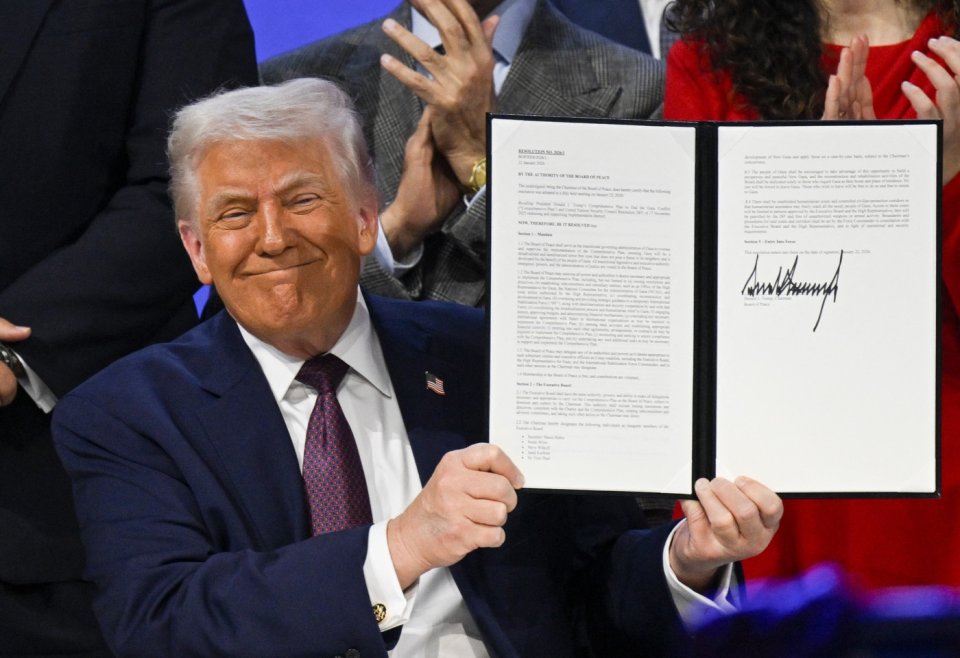 Președintele Donald Trump a semnat rezoluția pentru mandatul Consiliului pentru Pace în Gaza