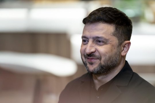 Personalitatea zilei 25 ianuarie | Volodimir Zelenski, de pe scenă la paginile istoriei: omul care a refuzat să plece din Kiev