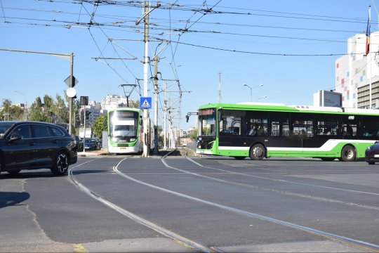 Biletele STB rămân la prețul de 3 lei. CGMB a respins scumpirile cerute de primarul Ciprian Ciucu, ca soluție la situația ”disperată” a societății de transport