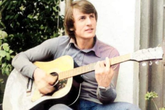 Personalitatea zilei 4 ianuarie 2026 | Mihai Constantinescu, artistul care a ales inocența, a cântat pentru copii și a lăsat în urmă una dintre cele mai curate moșteniri din muzica românească