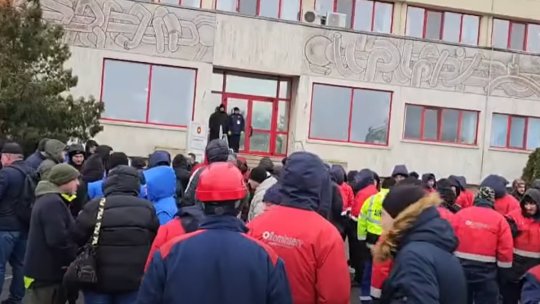 Protest la Rafinăria Petromidia. Sute de angajați au refuzat să intre la muncă, după amânarea discuțiilor privind creșterile salariale