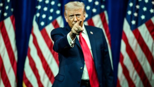 A adormit sau nu în timpul ședinței? Donald Trump vine cu propria versiune a momentului surprins de camere