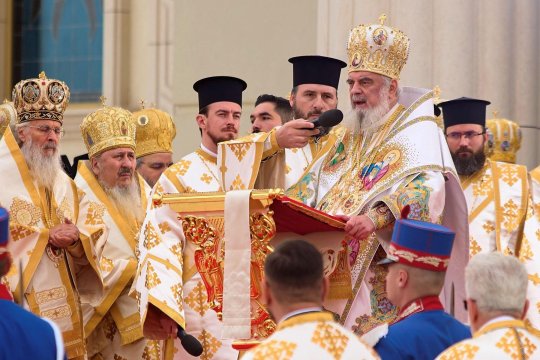 Slujba de Bobotează, oficiată de Patriarhul Daniel la București. Programul complet și distribuirea Agheasmei Mari