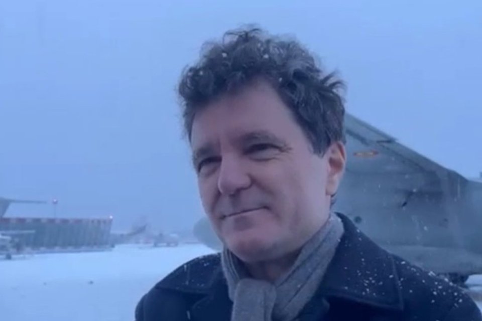 Nicușor Dan, blocat pe aeroportul din Paris