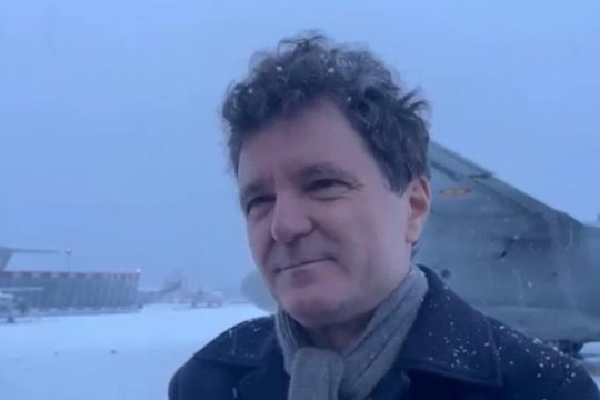 Președintele Nicușor Dan, blocat la Paris din cauza ninsorilor. Aeronava militară Spartan nu poate decola