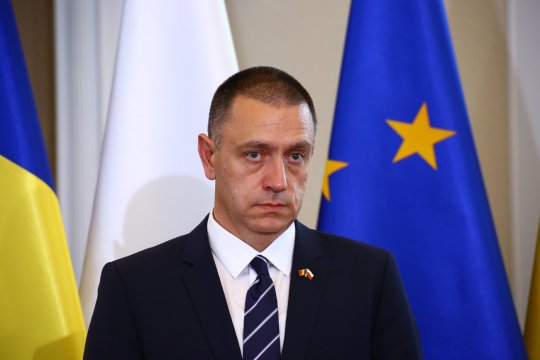 Mihai Fifor, după blocarea lui Nicușor Dan la Paris: ”Ținem morțiș să ne facem de râsul lumii. Președintele putea fi adus acasă fără spectacol, discret, rapid”