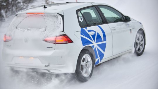 Cuplul instantaneu al unei mașini electrice chiar distruge anvelopele?