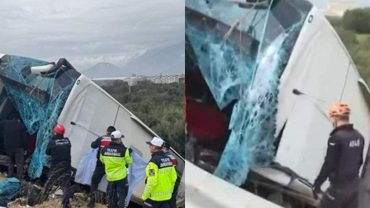 Autobuz răsturnat într-un accident grav. Zeci de pasageri au fost răniți