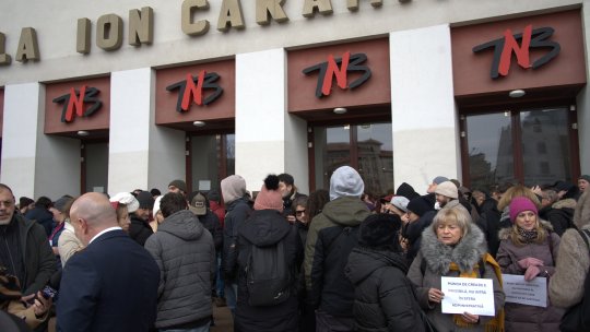 Protest la Teatrul Național. Actorii i-au cerut demisia ministrului Culturii, pentru proiectul pontajului de opt ore. András Demeter a retras propunerea