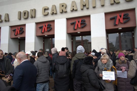 Protest la Teatrul Național. Actorii i-au cerut demisia ministrului Culturii, pentru proiectul pontajului de opt ore. András Demeter a retras propunerea