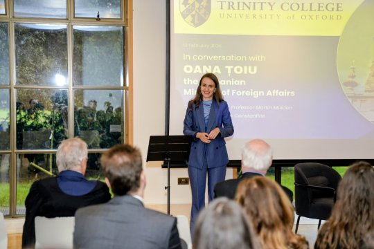 Limba română ar putea fi studiată oficial în școlile britanice. Ce planuri anunță Ministerul de Externe