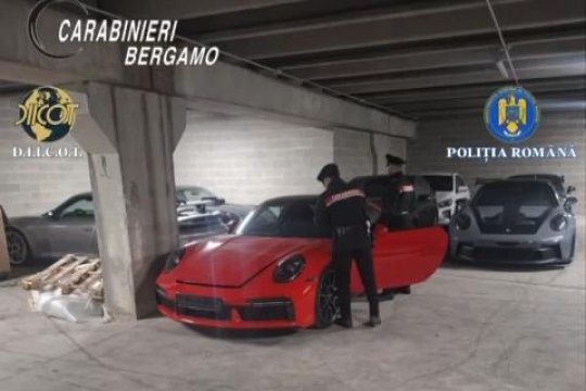20 de mașini de lux găsite în Italia. Autoturismele ar fi fost luate din România prin credite cu acte false