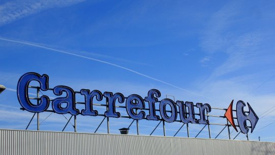 Rețeaua de magazine Carrefour România va fi vândută fraților Pavăl, proprietarii Dedeman. Când se va finaliza tranzacţia