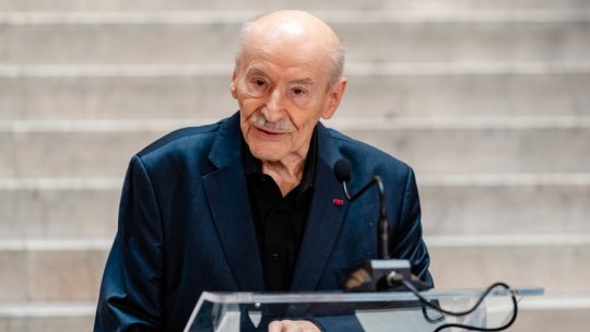 Percheziții la persoane care l-au amenințat pe actorul Victor Rebengiuc că îi dau cu toporul în cap