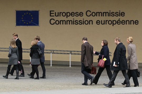 Percheziții la Comisia Europeană: Parchetul European investighează vânzarea unor clădiri de 900 de milioane de euro