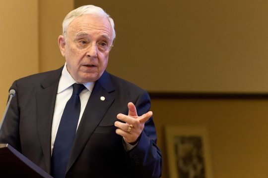 BNR avertizează asupra unei tentative de fraudă tip deepfake care folosește imaginea guvernatorului Mugur Isărescu