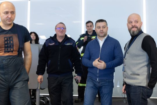 A plouat cu amenzi pentru firmele de salubritate din București. Ciprian Ciucu i-a taxat dur pe cei care nu au deszăpezit străzile