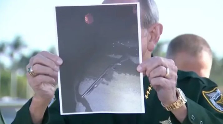 Arma arătată de șerifi