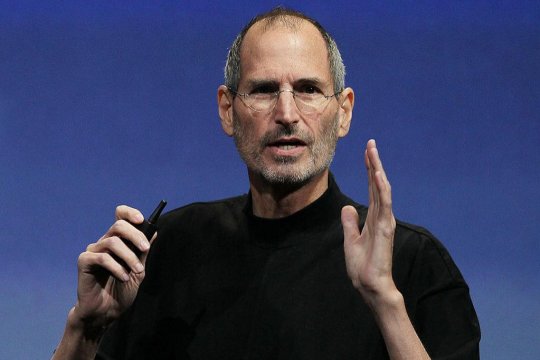 Personalitatea zilei 24 februarie | Steve Jobs, omul care a transformat tehnologia în cultură