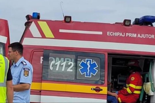 Incident grav într-o școală din Bistrița-Năsăud. Un elev de 13 ani a căzut de la etaj în timpul orelor