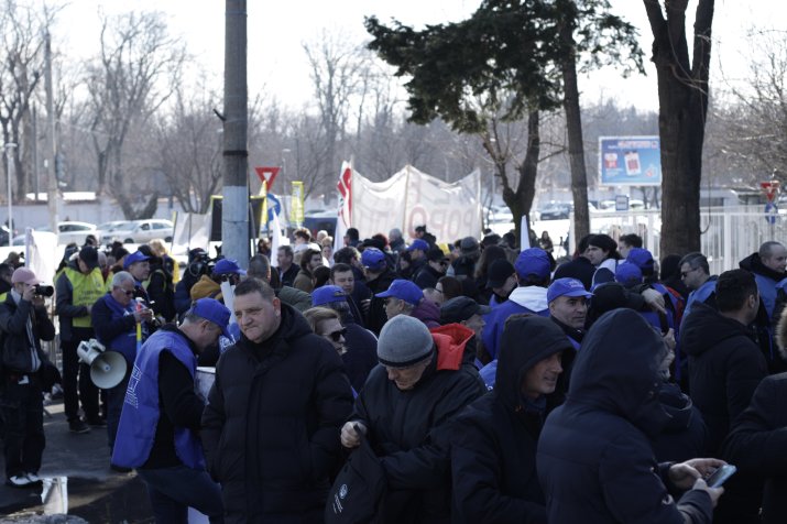 Protestatari prezenți la Cotroceni