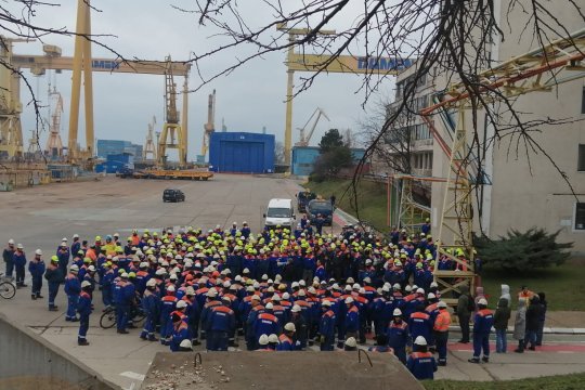 Protest spontan la Șantierul Naval Mangalia. Angajații spun că nu și-au mai primit salariile de două luni