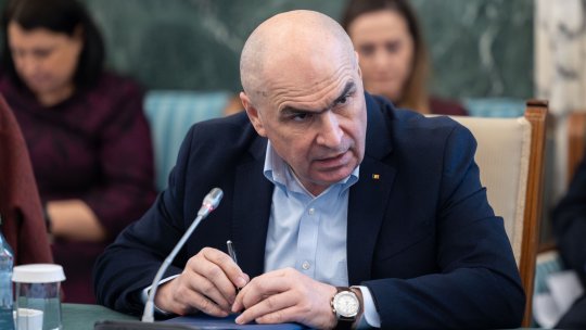 Guvernul vrea să grăbească investițiile în energia electrică. Bolojan solicită reducerea termenelor de autorizare