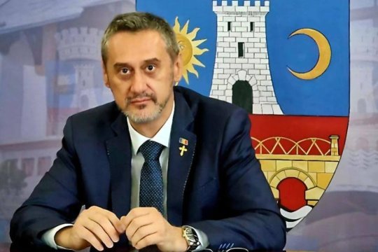 Dispută între primarul din Slatina și viceprimarul din Corabia. O convorbire telefonică a fost făcută publică