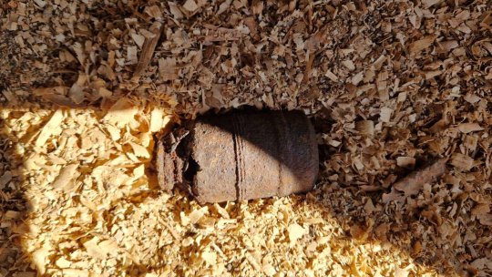 Grenadă descoperită în curtea unui localnic din Harghita. Pirotehniștii au intervenit de urgență pentru ridicarea muniției