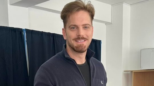 Fostul ministru Elan Laufer, lovit de o mașină când era pe trotinetă cu doi dintre copiii săi