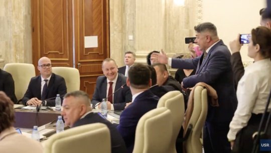 Scandal în Parlament la dezbaterea bugetului Apărării. Schimb dur de replici între politicieni și acuzații de populism: ”Dați-mă afară dacă puteți!”