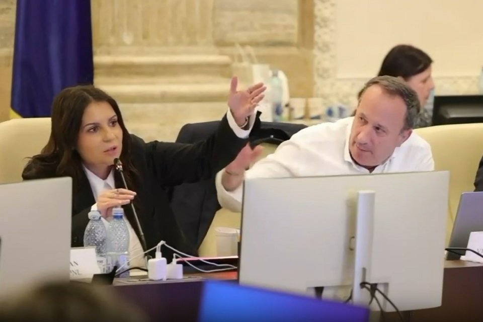 Adrian Câciu o apucă de mână pe Gabriela Horga